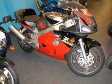 2nd_gsxr600_red.jpg (11782 bytes)