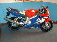 new_cbr600_red.jpg (10005 bytes)